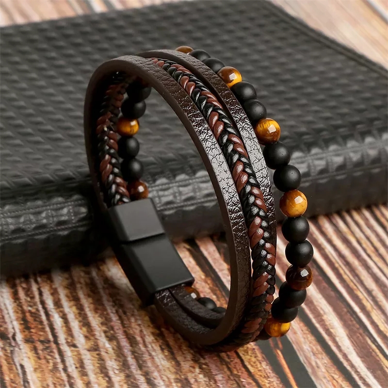 Pulsera de cuero café multicapa con perlas negras y café