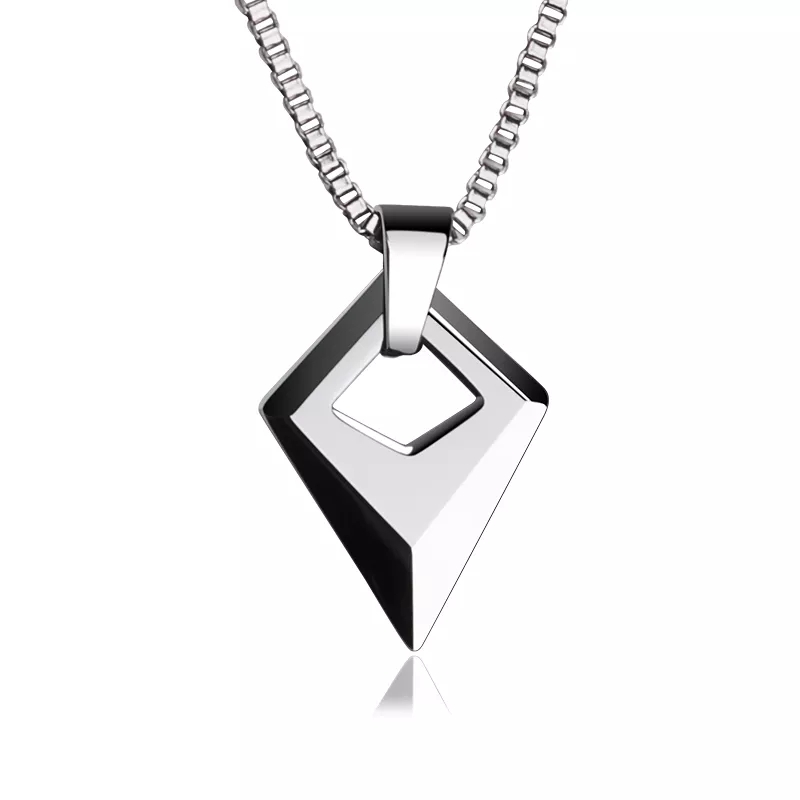 Collar de acero en forma de diamante